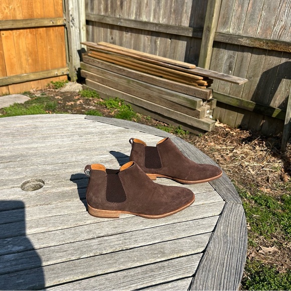 Kork-Ease Shoes - Kork Ease, Kit Chelsea Ankle Booties Women Brown Suede‎ Flat size 9.5